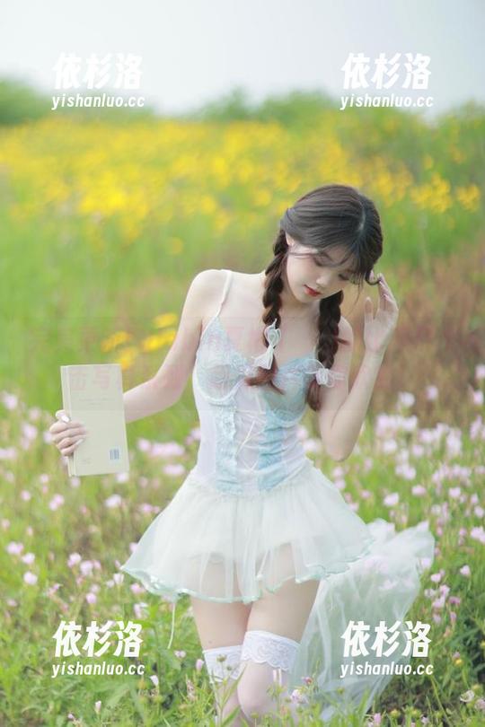 完美更新！Habin夏彬 (하빈)的比基尼攻击写真系列，超美图片等你欣赏！